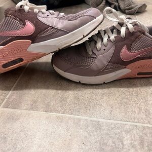 Nike Women's Mauve and Pink Air Max Casual Sneakers
